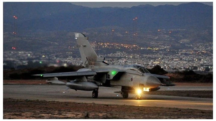 Δείτε το διάγγελμα της Τερέζα Μέι προς τους Βρετανούς για την επίθεση στη Συρία (βίντεο)